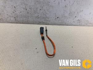 Engine temperature sensor from a Volvo V40 (MV) 1.6 D2 2014
