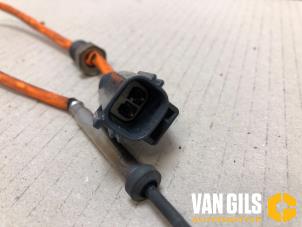 Engine temperature sensor from a Volvo V40 (MV) 1.6 D2 2014