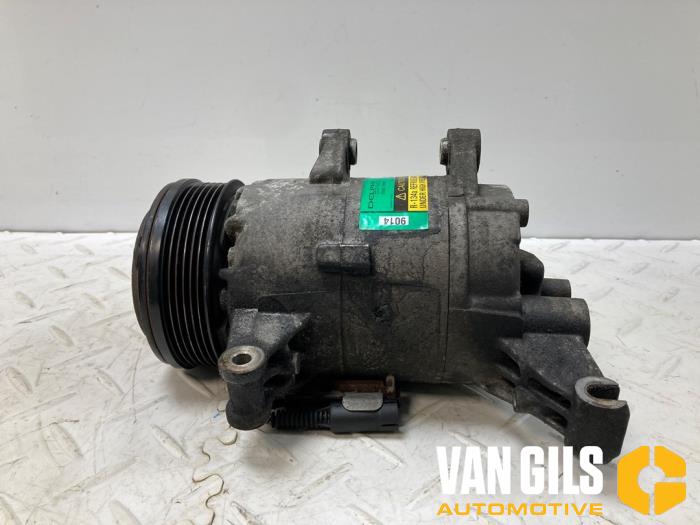 Używane Pompa klimatyzacji Austin Mini Open (R52) 1.6 16V Cooper S Cena € 35,00 Procedura marży oferowane przez Van Gils Automotive