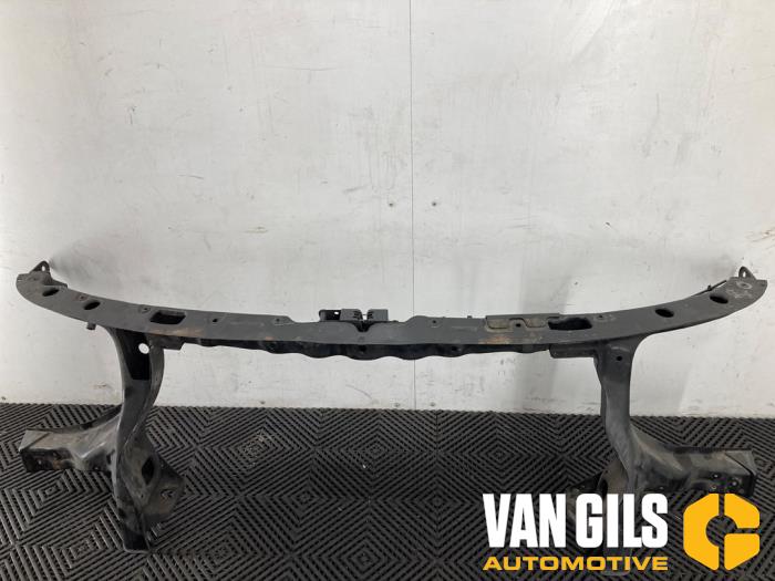 Begagnade Front Volkswagen Transporter T5 2.5 TDi PF Pris € 125,00 Marginaltabell erbjuds av Van Gils Automotive