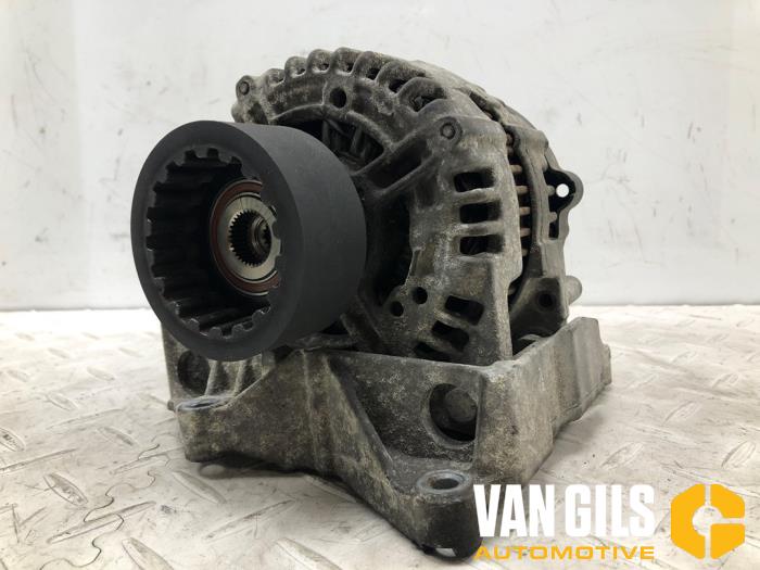 Begagnade Dynamo Volkswagen Transporter T5 2.5 TDi PF Pris € 75,00 Marginaltabell erbjuds av Van Gils Automotive