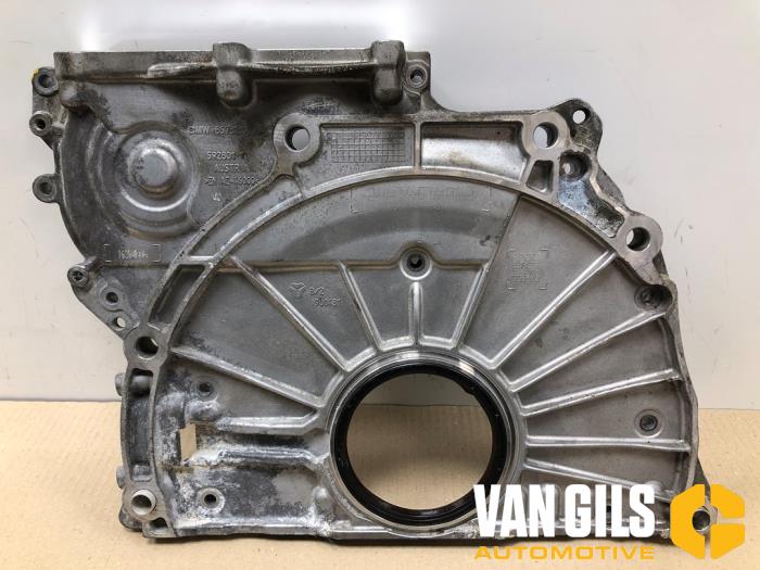 Usagé Couvercle de distribution BMW 3 serie (F30) 330e Prix € 50,00 Règlement à la marge proposé par Van Gils Automotive