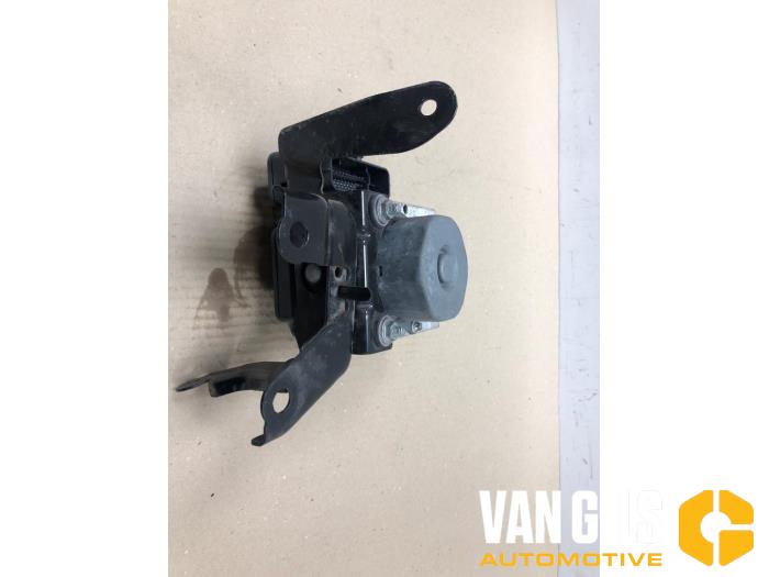 Usagé Pompe ABS Peugeot 108 1.0 12V Prix € 45,00 Règlement à la marge proposé par Van Gils Automotive