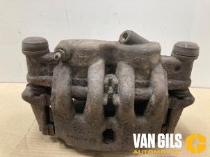 Usagé Etrier de frein (pince) avant droit Peugeot Boxer (U9) 2.2 HDi 100 Euro 4 Prix sur demande proposé par Van Gils Automotive