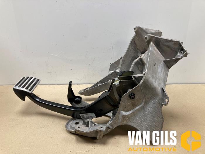 Używane Pedal hamulca Volvo S60 III (ZS) 2.0 T4 16V Cena na żądanie oferowane przez Van Gils Automotive