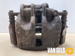 Used Front brake calliper, left Citroen Jumpy (G9) 1.6 HDI 16V Price on request offered by Van Gils Automotive