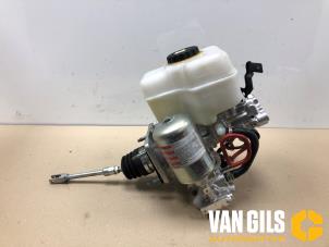 Used Brake servo Toyota Land Cruiser (J15) 2.8 D-4D 16V Price € 900,00 Margin scheme offered by Van Gils Automotive