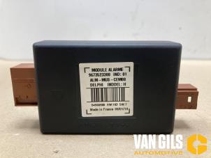 Usados Módulo de alarma Peugeot 308 (L3/L8/LB/LH/LP) 1.2 12V e-THP PureTech 130 Precio € 60,00 Norma de margen ofrecido por Van Gils Automotive
