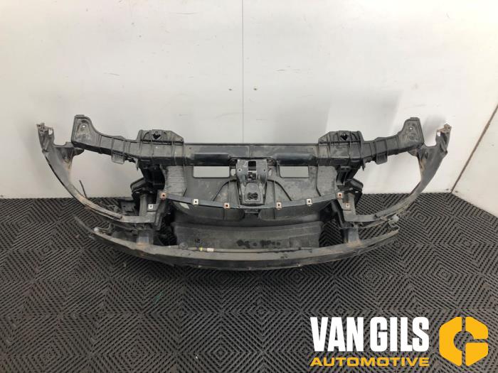 Begagnade Front BMW 1 serie (E87/87N) 120d 16V Pris € 145,00 Marginaltabell erbjuds av Van Gils Automotive