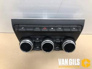 Used Air conditioning control panel Renault Zoé (AG) R135 Price € 59,99 Margin scheme offered by Van Gils Automotive