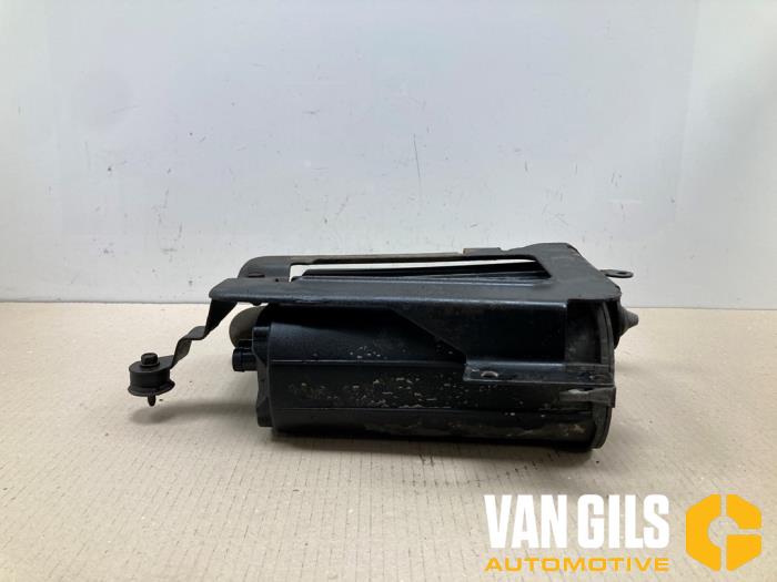 Gebrauchte Kraftstofffilter Chrysler Voyager/Grand Voyager (RG/RS) 3.3i V6 Grand Voyager Autom. Preis auf Anfrage angeboten von Van Gils Automotive