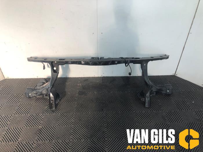Begagnade Front Volkswagen Transporter T5 1.9 TDi Pris € 75,00 Marginaltabell erbjuds av Van Gils Automotive
