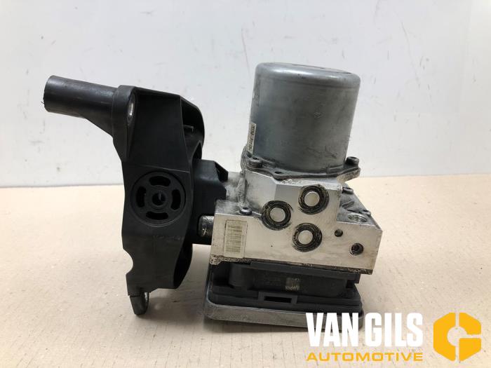 Begagnade ABS-pump Mercedes S (222.0/222.1) 3.0 S-400d 4-Matic Pris € 460,00 Marginaltabell erbjuds av Van Gils Automotive