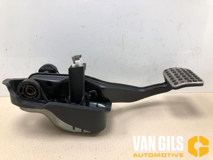 Używane Pedal hamulca Mercedes S (222.0/222.1) 3.0 S-400d 4-Matic Cena na żądanie oferowane przez Van Gils Automotive