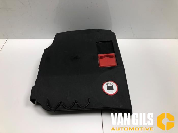 Begagnade Batterilock Mercedes B (W247) 2.0 B-200d Pris € 39,95 Marginaltabell erbjuds av Van Gils Automotive