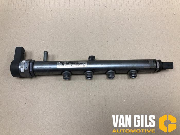 Usagé Système d'injection Mercedes B (W247) Prix € 74,95 Règlement à la marge proposé par Van Gils Automotive