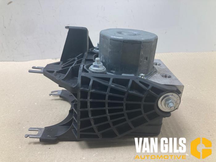 Begagnade ABS-pump Mercedes B (W246/W242) 1.6 B-180 BlueEFFICIENCY Turbo 16V Pris € 125,00 Marginaltabell erbjuds av Van Gils Automotive