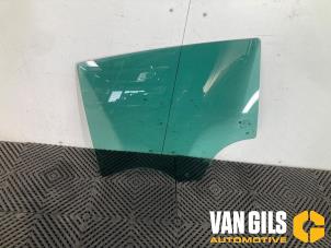 Usados Ventanilla de puerta de 4 puertas izquierda detrás Opel Astra K 1.4 Turbo 16V Precio de solicitud ofrecido por Van Gils Automotive