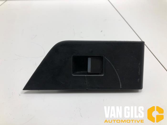 Usados Interruptor de ventanilla eléctrica Landrover Range Rover Evoque (LVJ/LVS) 2.2 eD4 16V 5-drs. Precio de solicitud ofrecido por Van Gils Automotive