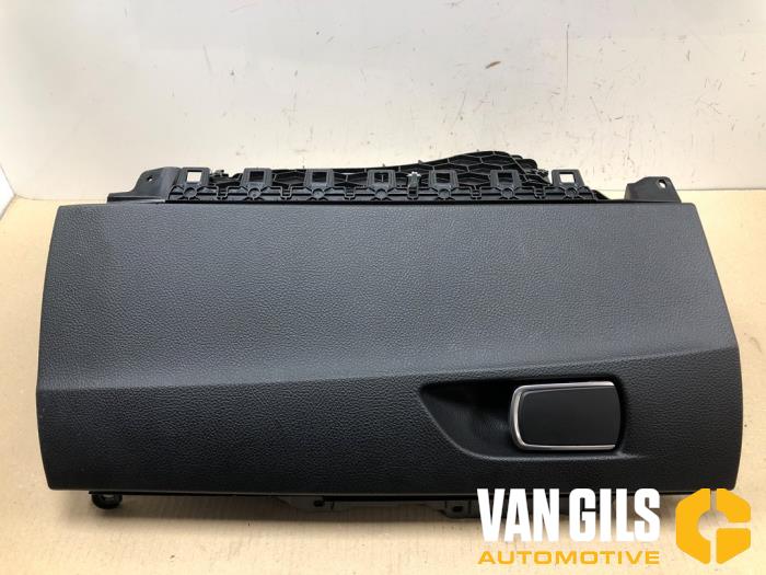 Begagnade Handskfack BMW 1 serie (F20) 118d 2.0 16V Pris på förfrågan erbjuds av Van Gils Automotive