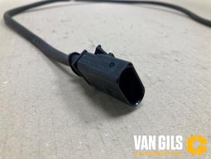 Lambda probe from a Audi Q3 (F3B) 1.5 35 TFSI 16V 2019