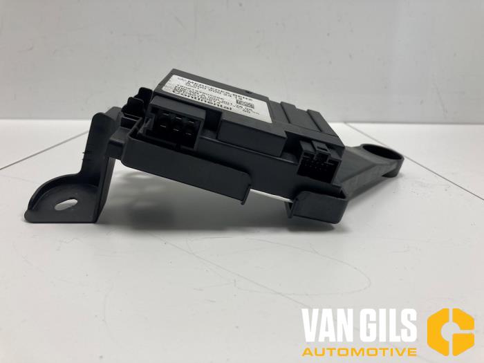 Usagé Module pompe carburant Mercedes E-Klasse AMG (W213) 4.0 E-63 S AMG V8 Turbo 4-Matic+ Prix € 35,00 Règlement à la marge proposé par Van Gils Automotive