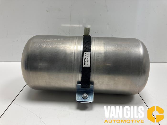 Begagnade Lufttank Mercedes E-Klasse AMG (W213) 4.0 E-63 S AMG V8 Turbo 4-Matic+ Pris € 110,00 Marginaltabell erbjuds av Van Gils Automotive