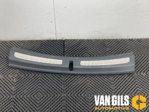 Używane Pokrywa rygla tyl Mini Countryman (F60) 1.5 12V Cooper Cena na żądanie oferowane przez Van Gils Automotive