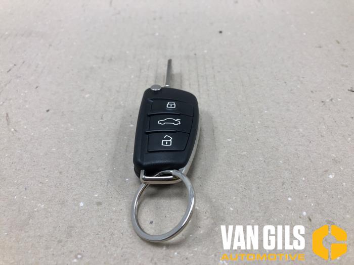 Używane Klucz Audi A3 Limousine (8VS/8VM) 1.5 TFSI 16V Cena € 49,99 Procedura marży oferowane przez Van Gils Automotive