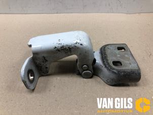 Begagnade Gångjärn, framdörr, höger Renault Trafic (1FL/2FL/3FL/4FL) 1.6 dCi 90 Pris på förfrågan erbjuds av Van Gils Automotive