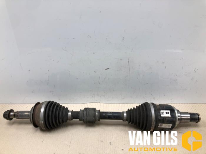 Arbre de transmission avant gauche d'un Toyota Auris (E15) 1.8 16V HSD Full Hybrid 2012