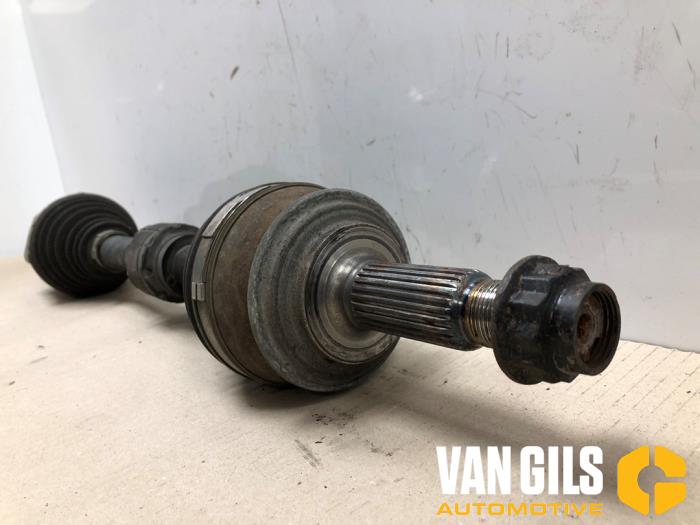 Arbre de transmission avant gauche d'un Toyota Auris (E15) 1.8 16V HSD Full Hybrid 2012