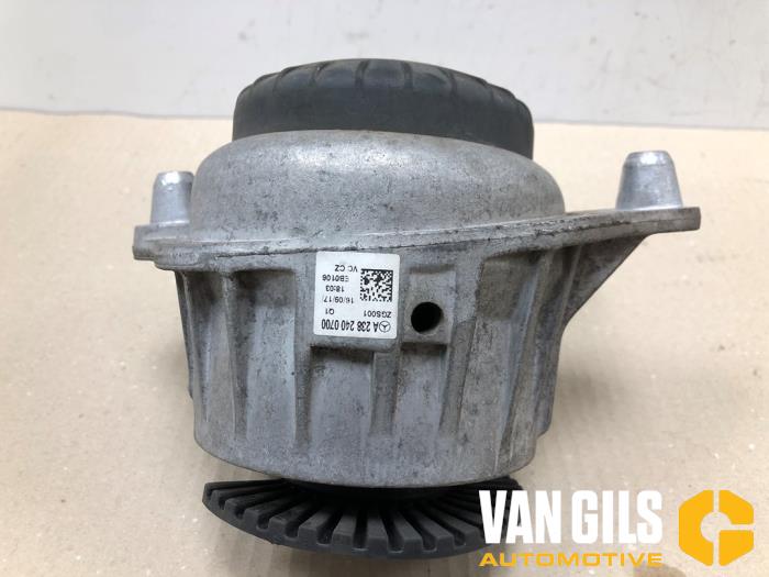 Used Engine mount Mercedes E (C238) E-200 2.0 Turbo 16V Price € 39,99 Margin scheme offered by Van Gils Automotive