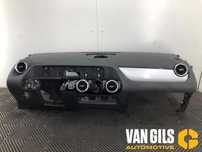 Używane Panel Mercedes B (W247) 2.0 B-200d Cena € 449,95 Procedura marży oferowane przez Van Gils Automotive