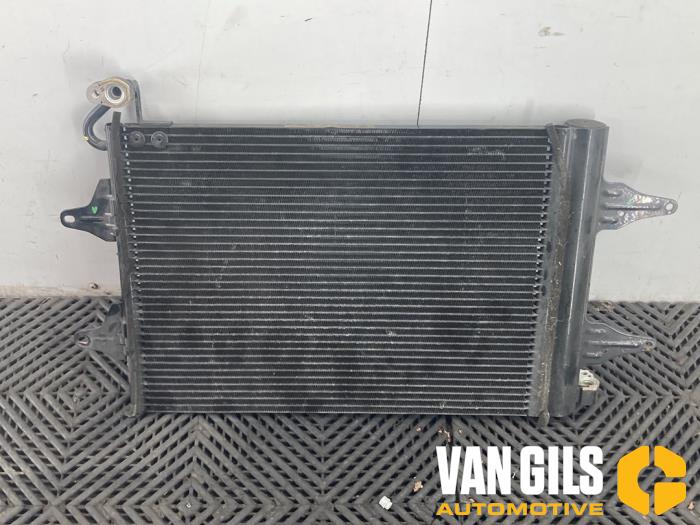 Usagé Condenseur de climatisation Skoda Fabia (6Y5) 1.4i 16V Prix € 49,99 Règlement à la marge proposé par Van Gils Automotive