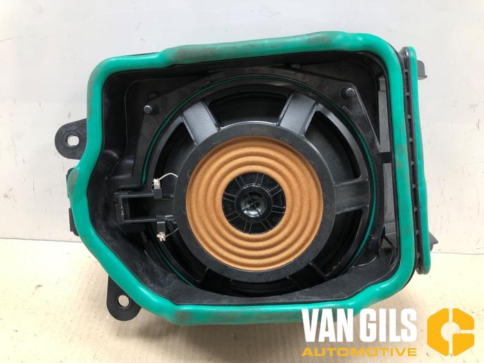 Używane Subwoofer BMW 5 serie (G30) 520i 2.0 TwinPower Turbo 16V Cena € 149,95 Procedura marży oferowane przez Van Gils Automotive