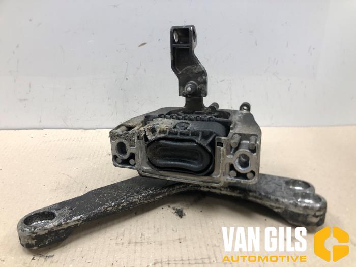 Used Engine mount Cupra Formentor 1.4 e-Hybrid VZ 16V Price € 49,95 Margin scheme offered by Van Gils Automotive