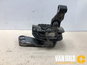 Engine mount from a Cupra Formentor 1.4 e-Hybrid VZ 16V 2022