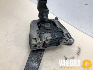 Engine mount from a Cupra Formentor 1.4 e-Hybrid VZ 16V 2022