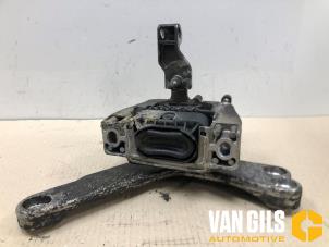 Engine mount from a Cupra Formentor 1.4 e-Hybrid VZ 16V 2022