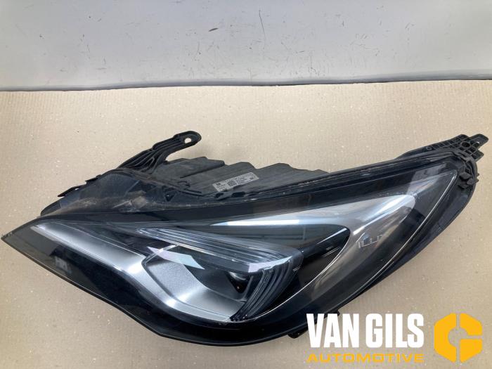 Używane Reflektor lewy Opel Astra K 1.6 CDTI 136 16V Cena € 250,00 Procedura marży oferowane przez Van Gils Automotive