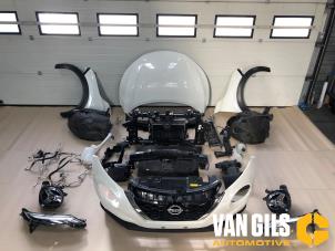 Begagnade Front (komplett) Nissan Juke (F16) 1.6 Hybrid 16V Pris på förfrågan erbjuds av Van Gils Automotive