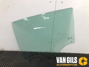 Usados Ventanilla de puerta de 4 puertas izquierda detrás Opel Astra K 1.4 Turbo 16V Precio de solicitud ofrecido por Van Gils Automotive