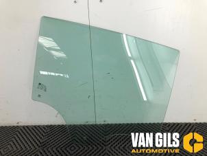 Usados Ventanilla de puerta de 4 puertas derecha detrás Opel Astra K 1.4 Turbo 16V Precio de solicitud ofrecido por Van Gils Automotive