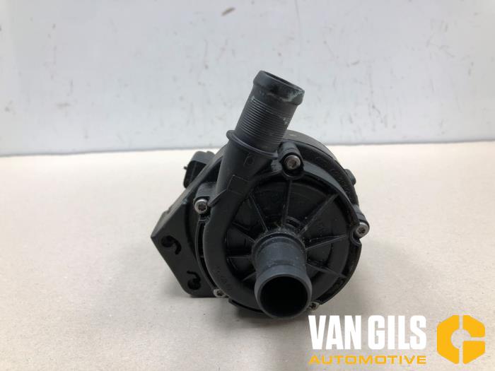 Begagnade Vattenpump Nissan Juke (F16) 1.6 Hybrid 16V Pris € 114,95 Marginaltabell erbjuds av Van Gils Automotive