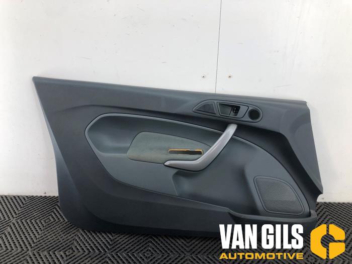 Tapizado de puerta de 2 puertas izquierda de un Ford Fiesta 6 (JA8) 1.25 16V 2011