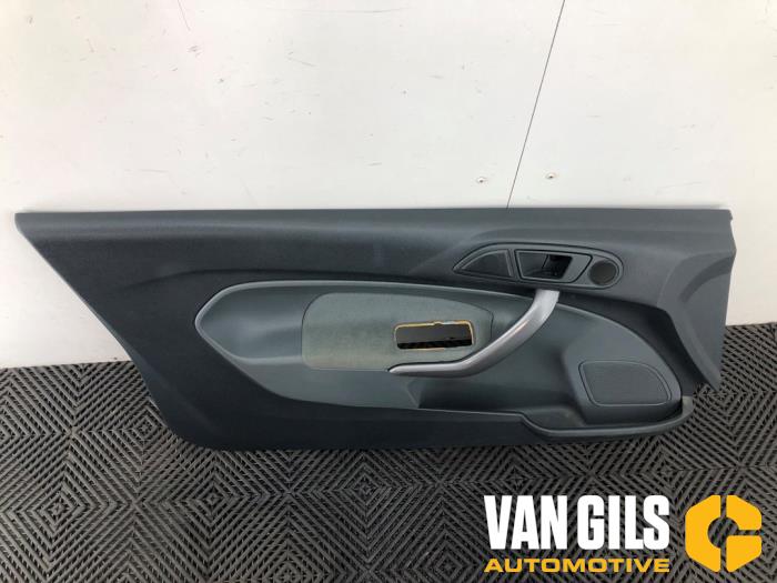 Tapizado de puerta de 2 puertas izquierda de un Ford Fiesta 6 (JA8) 1.25 16V 2011