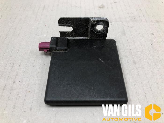 Używane Antena Bluetooth Volkswagen Golf VIII (CD1) 2.0 GTI 16V Cena € 30,00 Procedura marży oferowane przez Van Gils Automotive