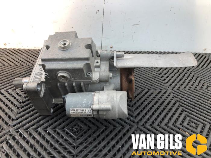 Used Front differential Volkswagen Golf VIII (CD1) 2.0 GTI 16V Price € 799,95 Margin scheme offered by Van Gils Automotive