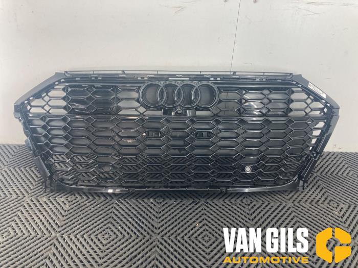 Używane Grill Audi RS 6 Avant (C8) 4.0 V8 TFSI Mild Hybrid 32V Cena € 399,99 Procedura marży oferowane przez Van Gils Automotive